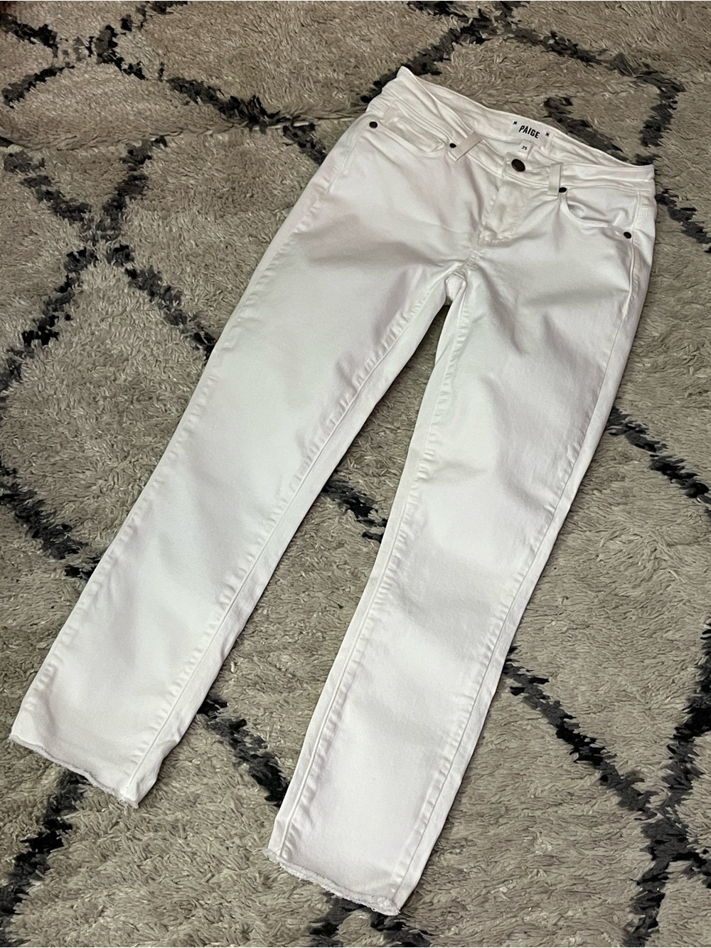 NWOT PAIGE Kylie Crop White Raw Hem Skinny Jeans Size 25 - Picture 2 of 10